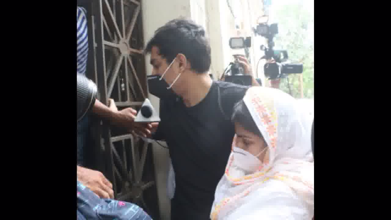 रिया और उनके भाई शौविक चक्रवर्ती ड्रग सिंडिकेट के सक्रिय सदस्य हैं: हाईकोर्ट से एनसीबी #रिया