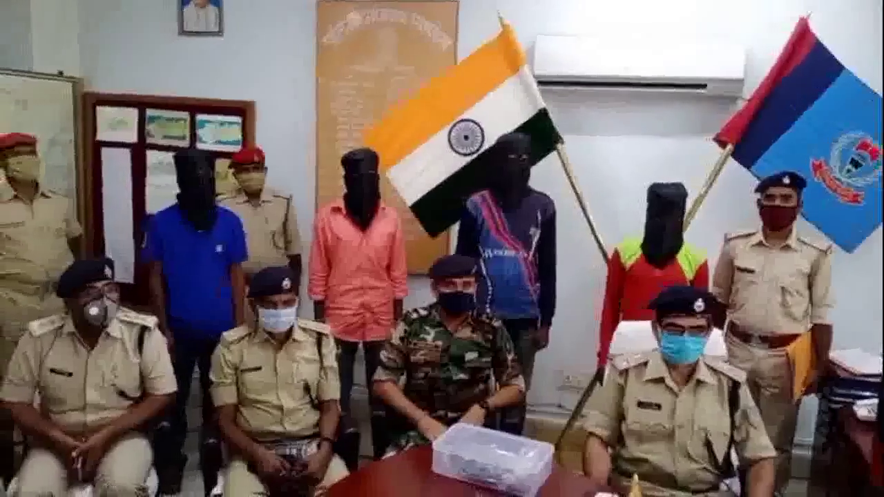 सिमडेगा पुलिस ने PLFI के 5 उग्रवादियों को किया गिरफ्तार, हथियार बरामद #नक्सलवाद #पीएलएफआई