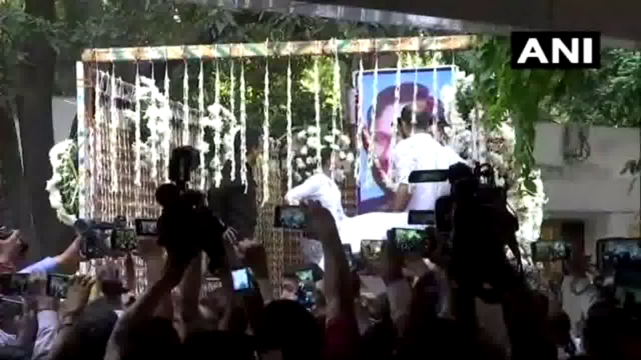 पटना पहुंचा रामविलास पासवान का पार्थिव शरीर, सीएम नीतीश समेत कई नेताओं ने दी श्रद्धांजलि  #रामविलास_पासवान