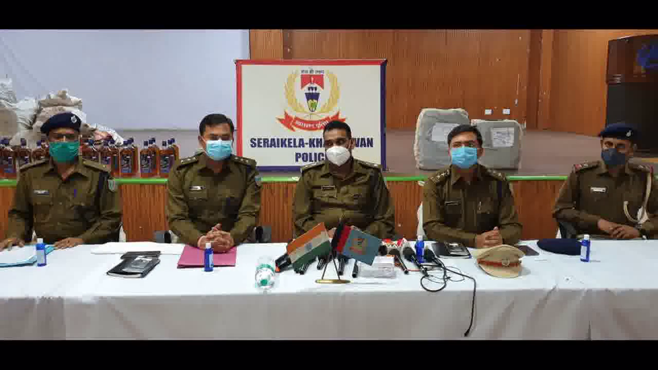 सरायकेला पुलिस ने भारी मात्रा में ब्राउन शुगर समेत नशीला पदार्थ किया बरामद #ब्राउन_शुगर