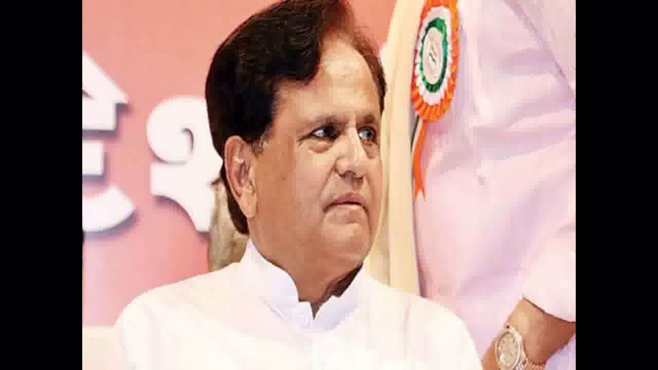 कांग्रेस के वरिष्ठ नेता अहमद पटेल का निधन, पीएम मोदी और राहुल गांधी ने जताया शोक #अहमद_पटेल