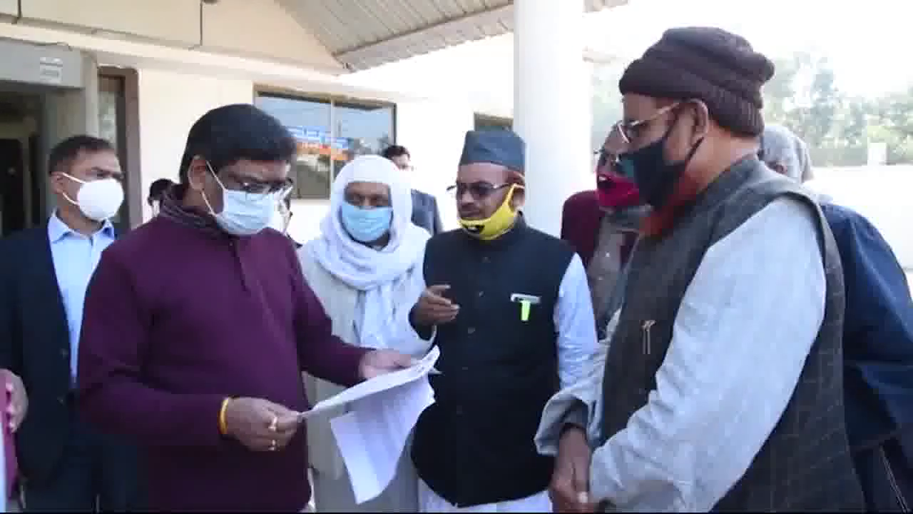 CM सोरेन ने राज्य के विभिन्न जिलों से आए लोगों की सुनी शिकायतें, समाधान के लिए अधिकारियों को दिए निर्देश #सीएम_सोरेन