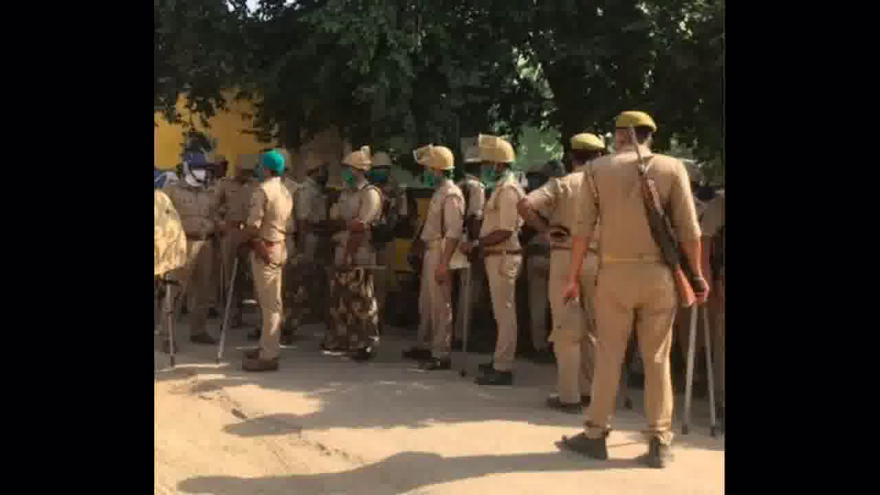 लखनऊ में कोर्ट ड्यूटी से गैरहाज़िर मिले सब-इंस्पेक्टर समेत 15 पुलिसकर्मी किए गए निलंबित  #निलंबन