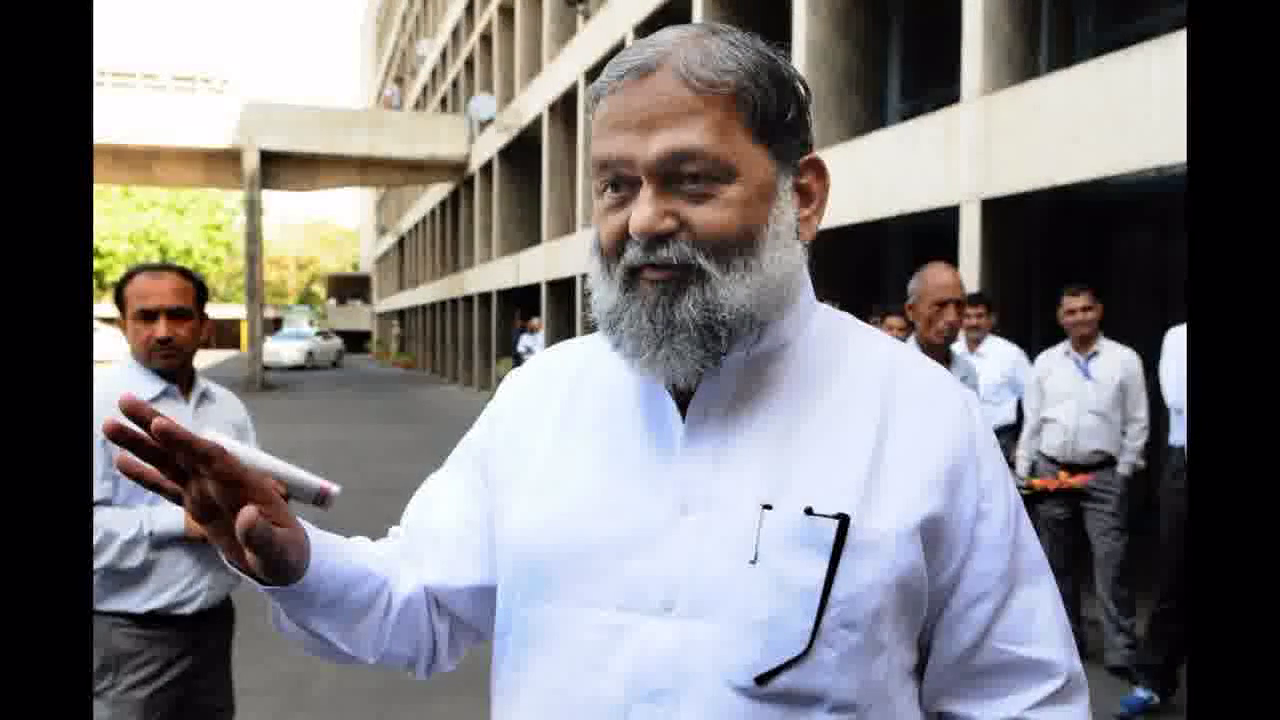 हरियाणा के गृह मंत्री अनिल विज ने अधिकारियों को धर्मांतरण विरोधी कानून का मसौदा तैयार करने के दिए निर्देश #अनिल_विज