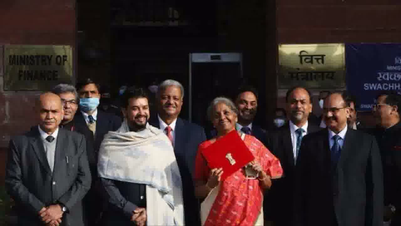भारत की संपत्ति अपने पूंजीपति साथियों को देने की योजना बना रही है सरकार: राहुल गांधी #बजट_2021