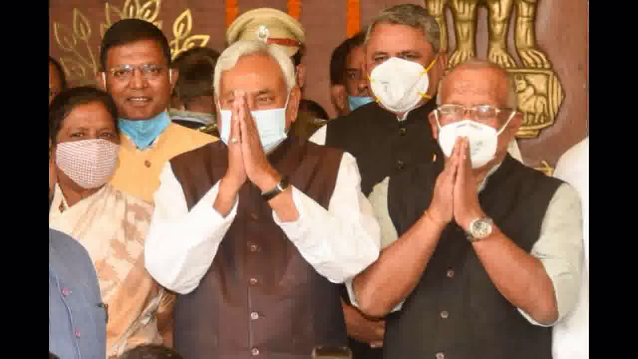 बिहार में ढाई महीने बाद हुआ कैबिनेट का विस्तार, शाहनवाज़ हुसैन समेत 17 नेताओं ने ली शपथ #राजनीति #बिहार_कैबिनेट
