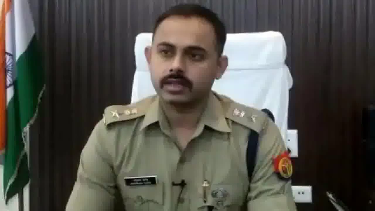 नो एंट्री के समय अवैध वसूली के लिए हरदोई में चौकी के पूरे स्टाफ को किया गया निलंबित #अवैध_वसूली
