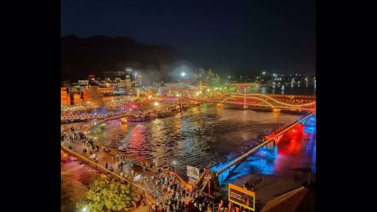 कुंभ मेले में पहुंचे 18 इंच लंबे और 18 किलो वज़न वाले साधु की तस्वीरें हुई वायरल #कुंभ_मेला