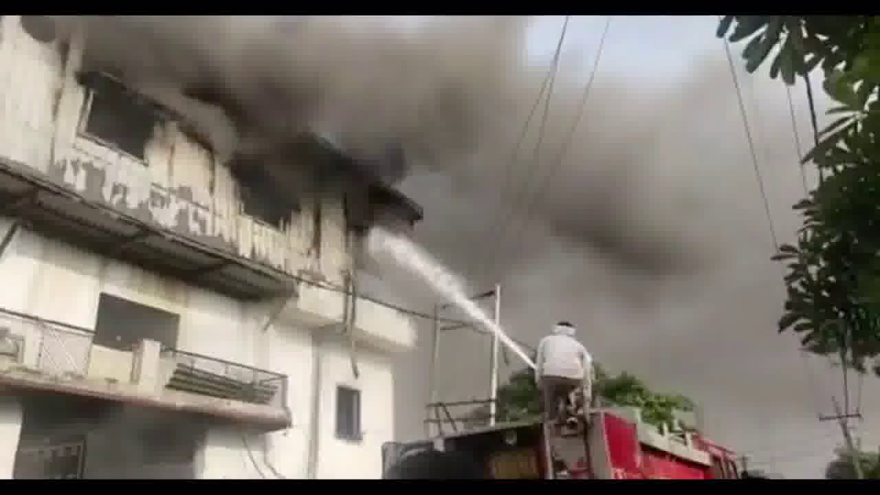 पानीपत में एलईडी बनाने वाली फैक्ट्री में शॉर्ट सर्किट से लगी आग, दमकल की 7 गाड़ियों ने आग पर पाया काबू #आग #फैक्ट्री