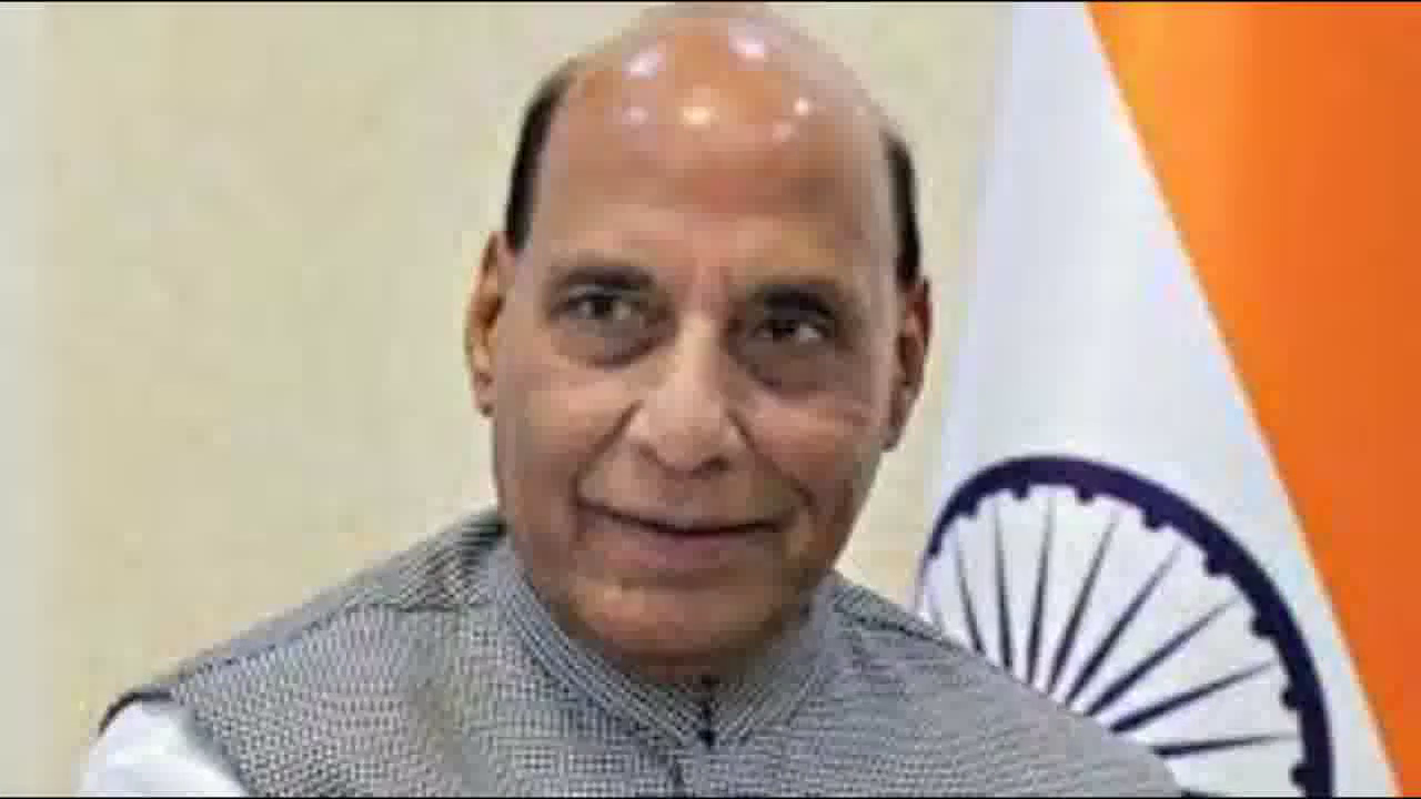 यूपी के पूर्व CM कल्याण सिंह से लखनऊ के एसजीपीजीआई मिलने पहुंचे रक्षा मंत्री राजनाथ सिंह #कल्याण_सिंह