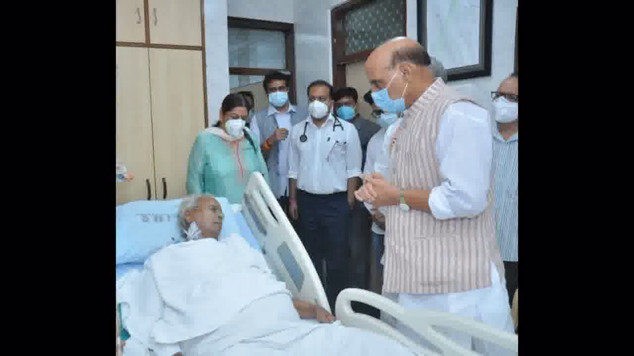 लखनऊ में पूर्व CM कल्याण सिंह का हाल जानने अस्पताल पहुंचे रक्षा मंत्री राजनाथ सिंह #यूपी_सीएम