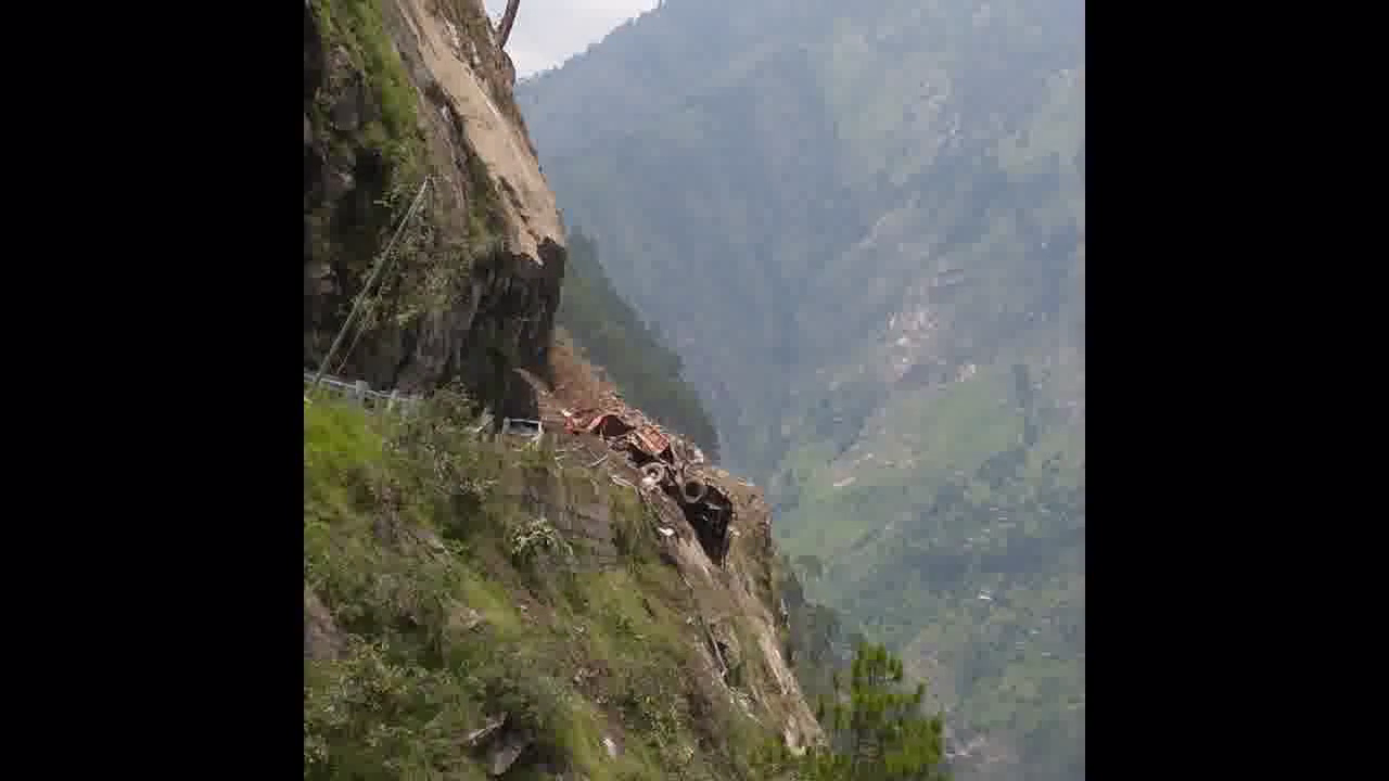 किन्नौर भूस्खलन हादसे में मरने वालों की संख्या हुई 10, 14 लोगों को बचाया गया #किन्नौर_हादसा