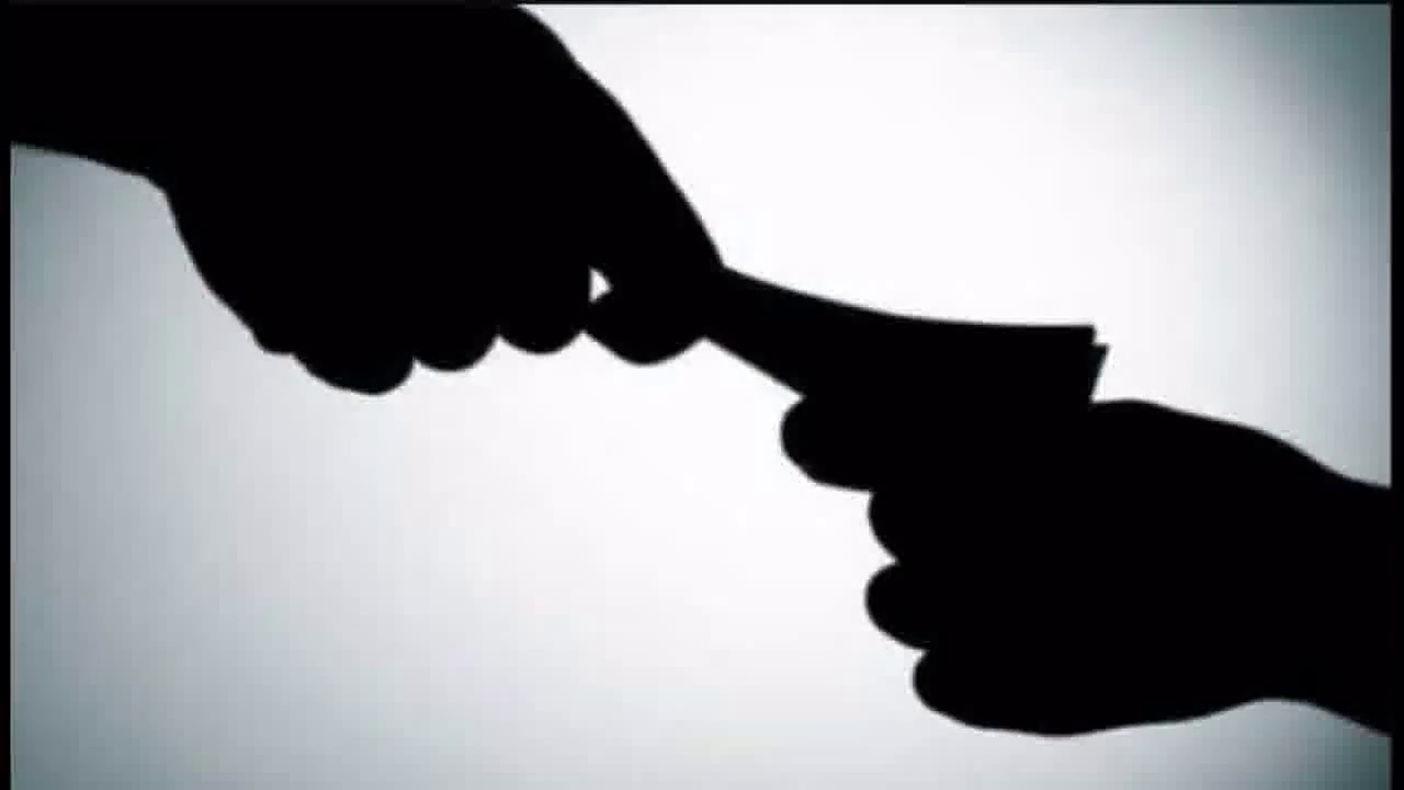 ग्वालियर में लोकायुक्त की टीम ने क्लर्क को ₹900 रिश्वत लेते हुए किया गिरफ्तार #घूस