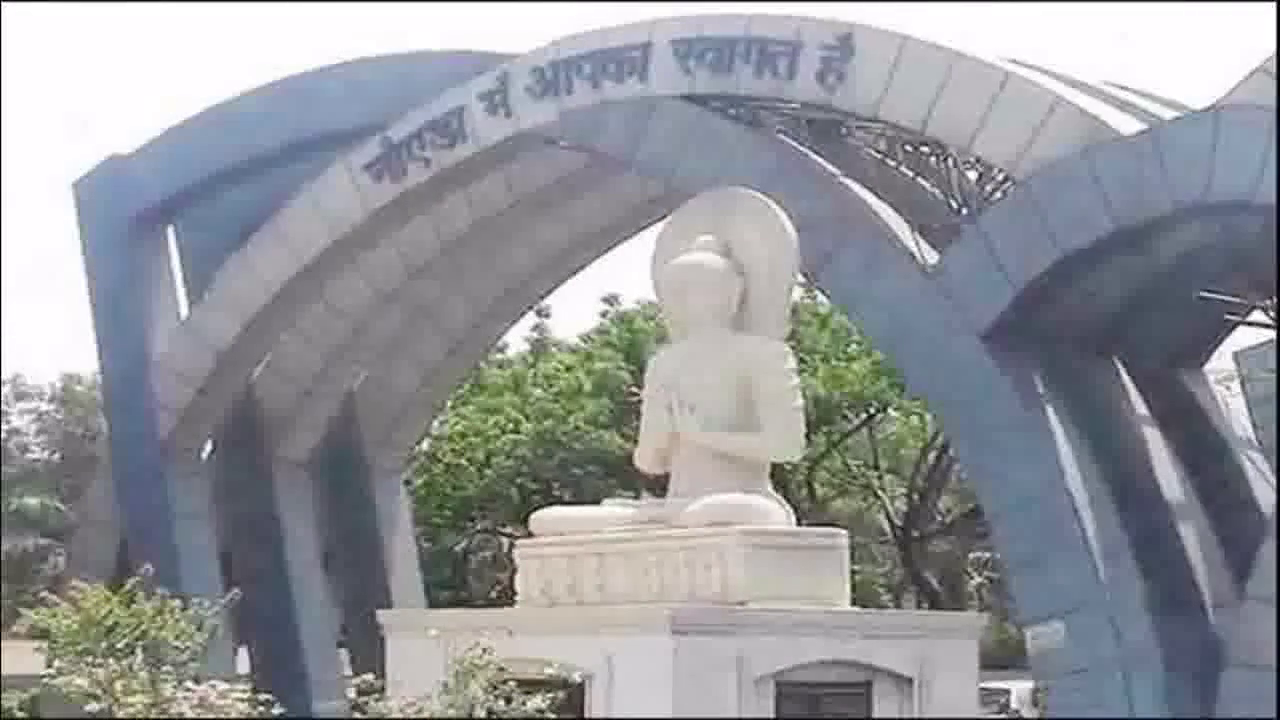 गौतमबुद्ध नगर में होटल में ठहरे युवक-युवती से मारपीट करने के आरोप में 3 पुलिसकर्मी निलंबित #यूपी_पुलिस #होटल