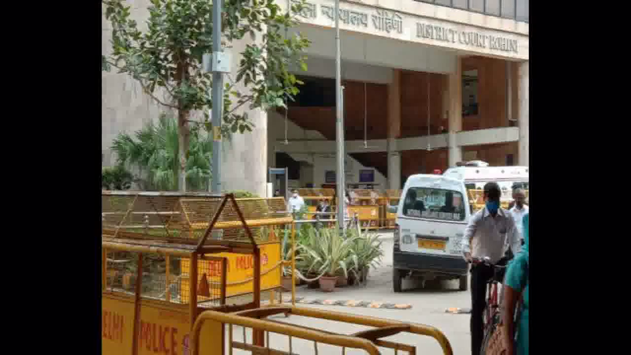 रोहिणी कोर्ट में गैंगस्टर गोगी पर हुए हमले के बाद हाई अलर्ट पर दिल्ली की जेलें #रोहिणी_कोर्ट #अलर्ट