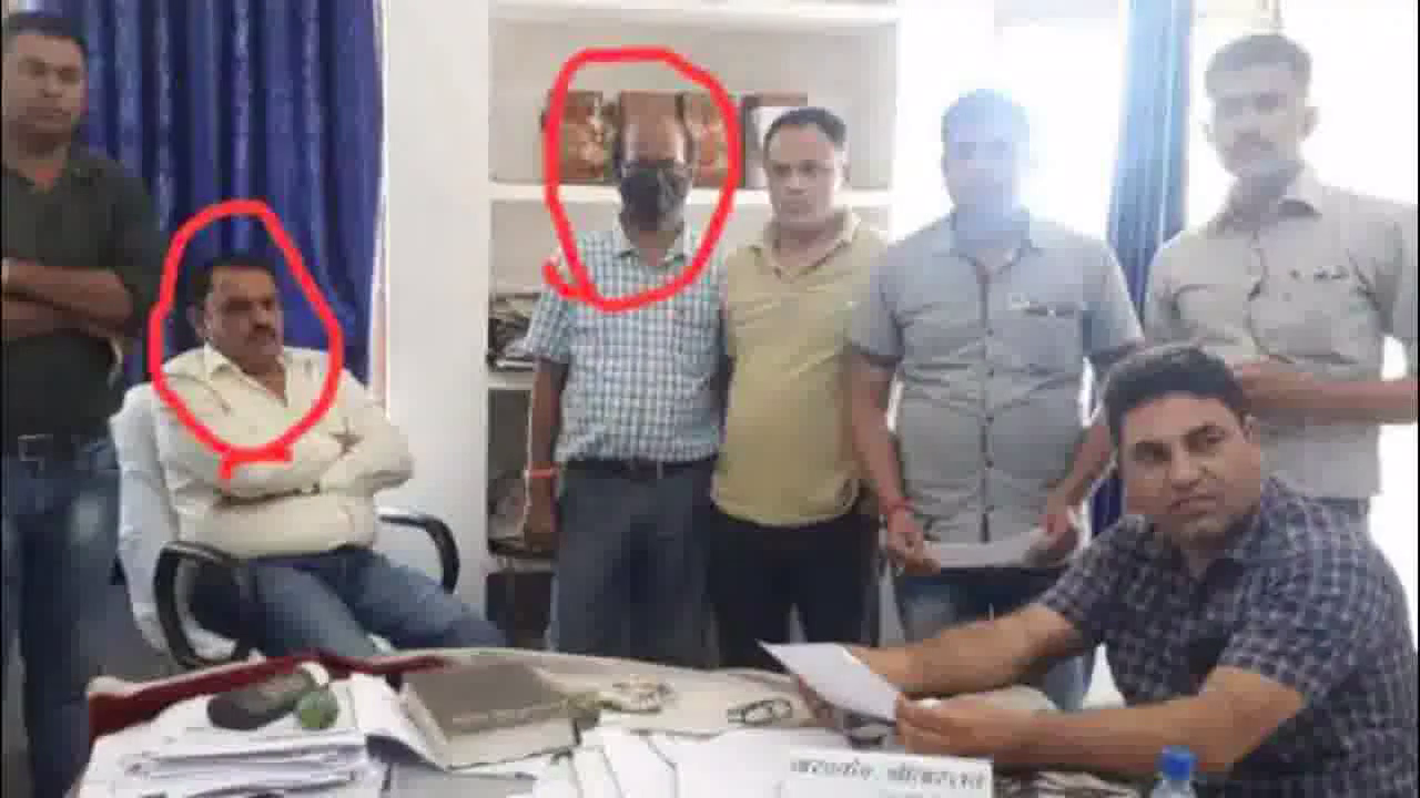 पन्ना में लोकायुक्त पुलिस सागर की टीम ने ज़िला खाद्य अधिकारी व बाबू को ₹1.40 लाख रिश्वत लेते रंगे हाथों किया गिरफ्तार #घूस