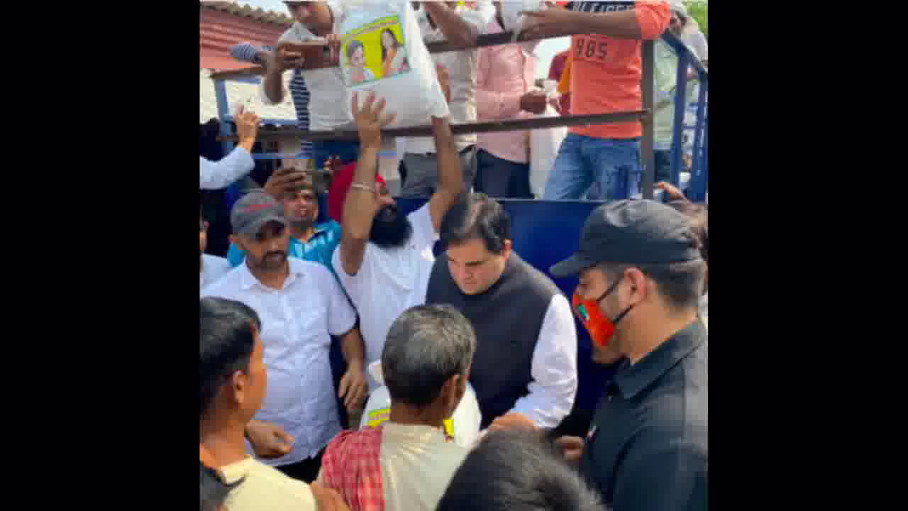 ज़रूरत के समय आम आदमी को अपने हाल पर छोड़ दिया गया: यूपी के तराई में आई बाढ़ पर बीजेपी सांसद वरुण गांधी #यूपी_बाढ़