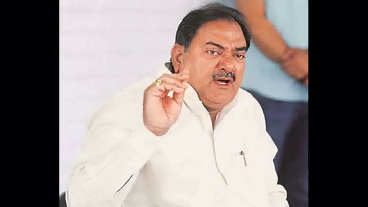 DAP खाद की किल्लत से अन्नदाता परेशान हैं, सरकार खाद की कालाबाज़ारी रोकने में नाकाम हुई हैः अभय चौटाला #खाद #डीएपी