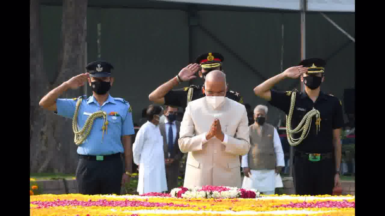राष्ट्रपति रामनाथ कोविंद व पीएम मोदी ने लाल बहादुर शास्त्री को उनकी जयंती पर दी श्रद्धांजलि #लाल_बहादुर_शास्त्री