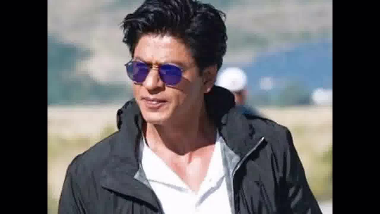 शाहरुख खान के जन्मदिन पर बुर्ज खलीफा पर दर्शाई गई उनकी तस्वीर, लिखा गया 'हम आपसे प्यार करते हैं' #शाहरुख_खान #बॉलीवुड