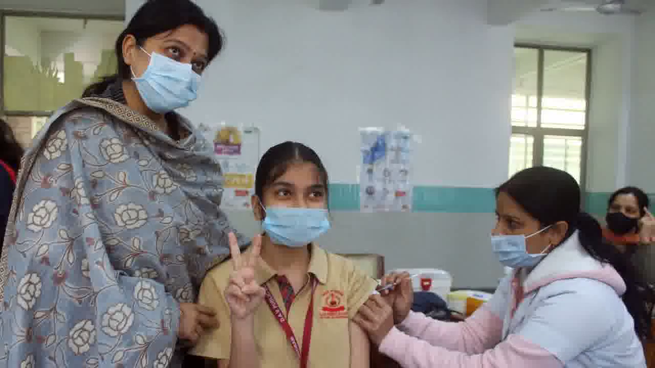 15 से 18 वर्ष के बच्चों को सिर्फ कोवैक्सीन दी जाए: हेल्थवर्कर्स से भारत बायोटेक #वैक्सीनेशन