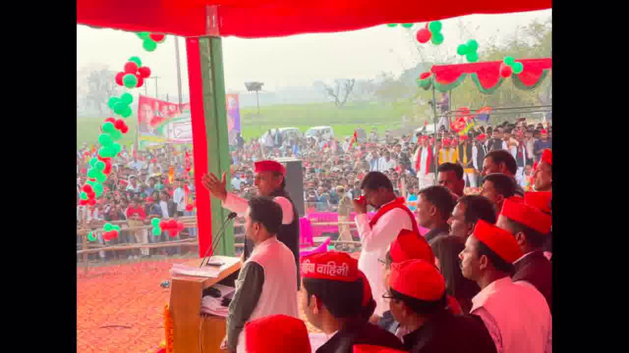 यूपी के लोगों के साथ लोकतंत्र में इतना खराब व्यवहार किसी सरकार ने नहीं किया: अखिलेश यादव #यूपी_चुनाव