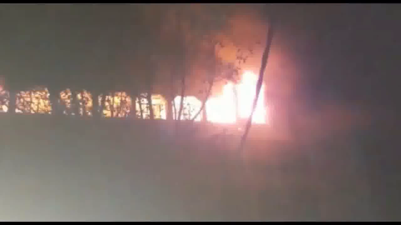 रांची में एसबीआई ज़ोनल ऑफिस के पांचवे माले में मंगलवार तड़के लगी आग, दमकल की 5 गाड़ियों ने आग पर पाया काबू #आगलगी