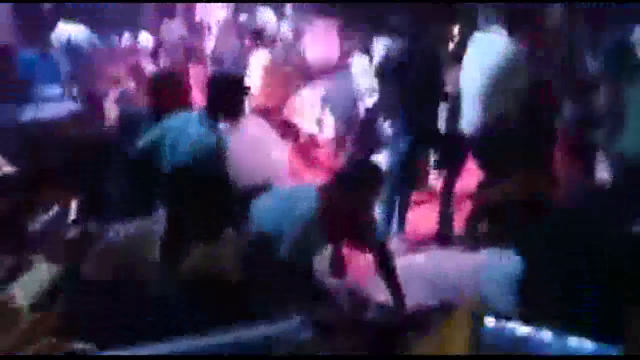 भोजपुर में अभिनेता खेसारी लाल यादव के कार्यक्रम के दौरान मंच टूटने से मची भगदड़, कलाकारों को आई हल्की चोटें #खेसारी_लाल