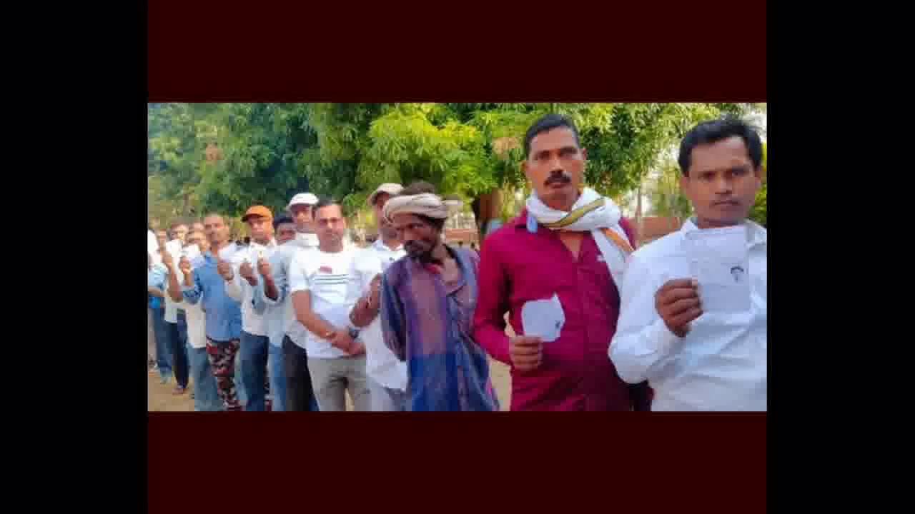 झारखंड पंचायत चुनाव के तीसरे चरण में सुबह 7 बजे से वोटिंग जारी, कड़ी सुरक्षा के बीच लोग कर रहे मतदान #पंचायत_चुनाव