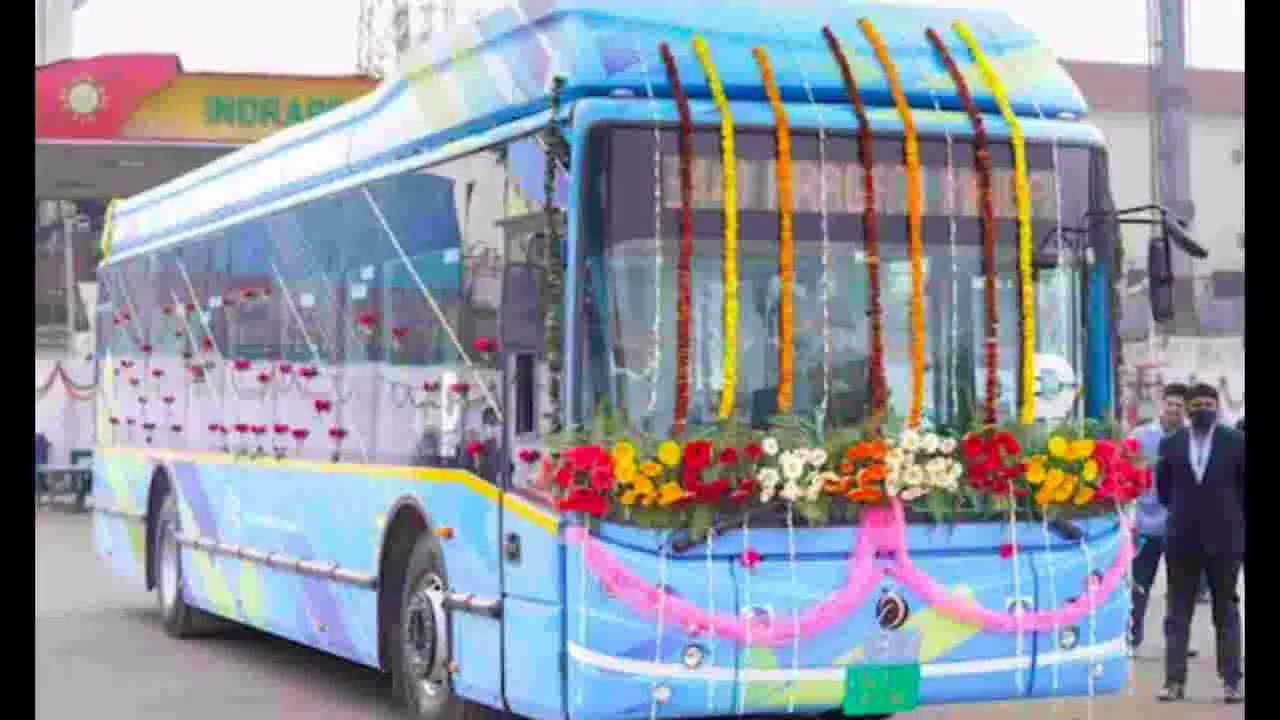 दिल्ली के सीएम केजरीवाल ने 150 नई एसी इलेक्ट्रिक बसों को दिखाई हरी झंडी, 3 दिन सभी के लिए मुफ्त रहेगी यात्रा #डीटीसी