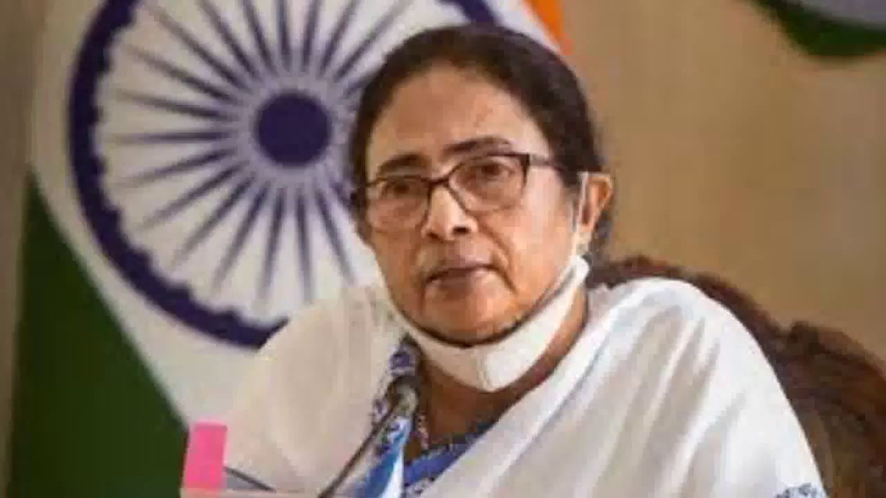 ममता बनर्जी और केके के परिवार की मौजूदगी में दिवंगत गायक को कोलकाता में दी गई बंदूकों की सलामी; सामने आया वीडियो #केके