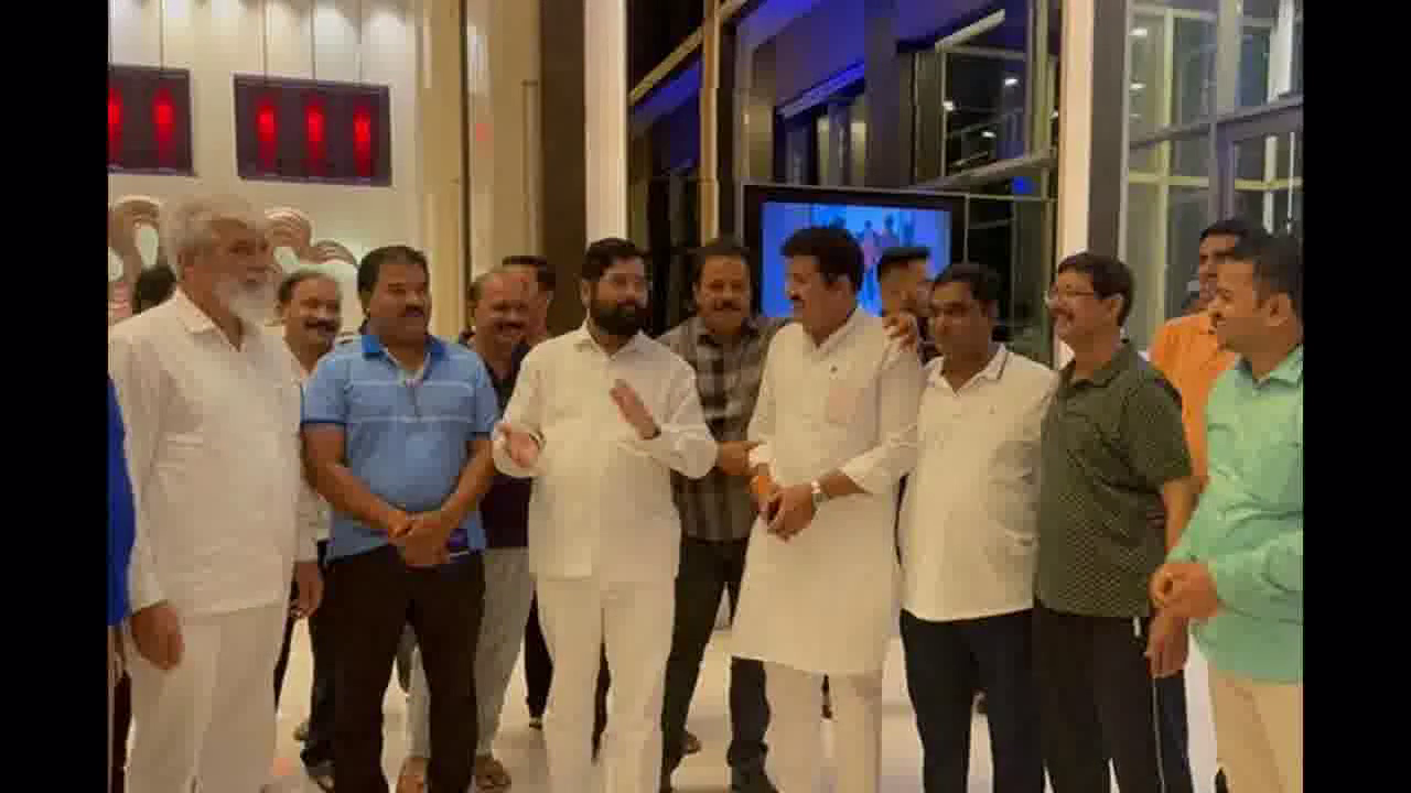 अयोग्यता नोटिस के खिलाफ शिवसेना के बागी विधायकों ने सुप्रीम कोर्ट में दाखिल की याचिका  #महाराष्ट्र_संकट