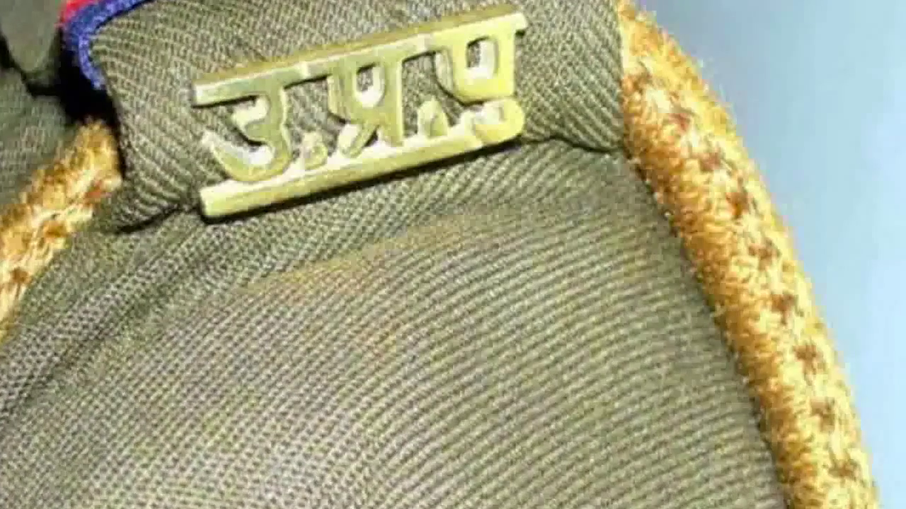 लखनऊ के लुलु मॉल में सुंदरकांड पढ़ने व नमाज़ अदा करने गए 4 लोगों को किया गया गिरफ्तार #लुलु_मॉल