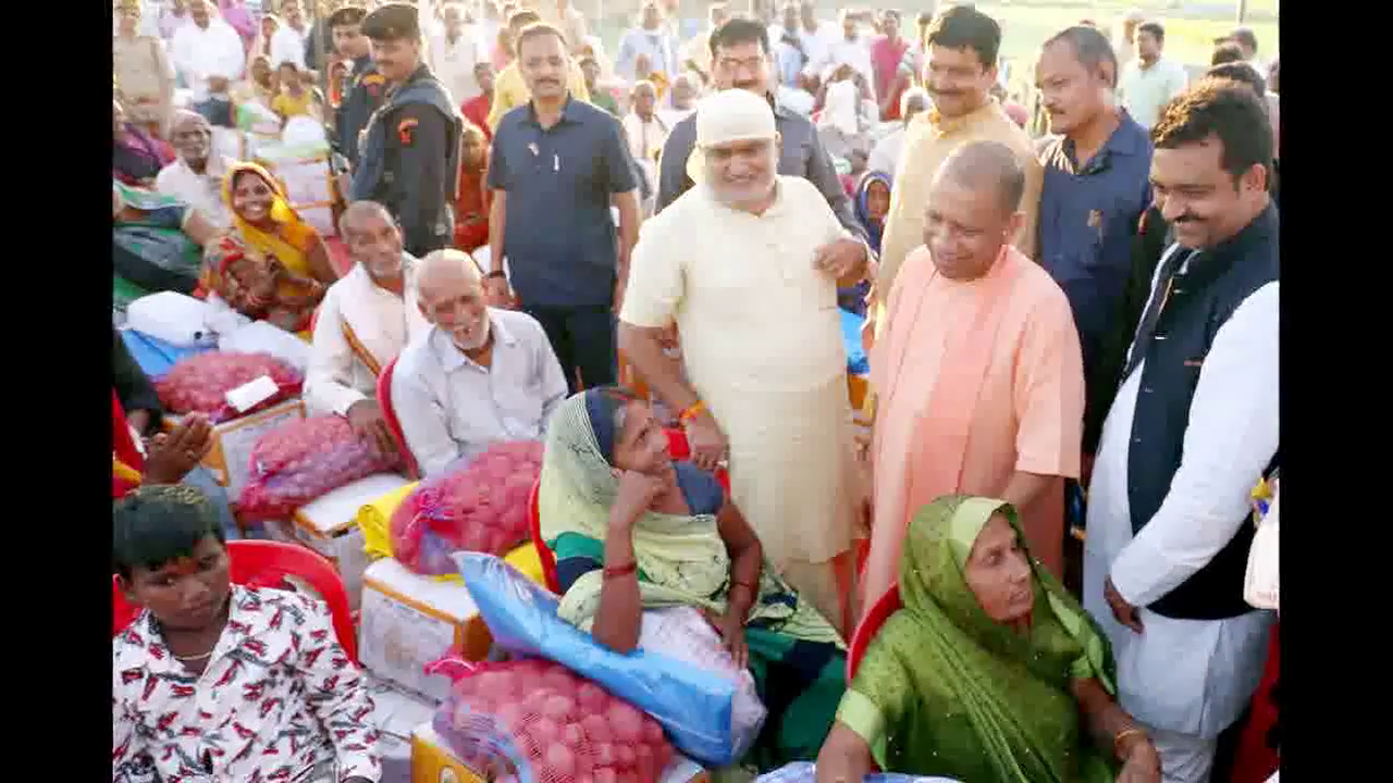 आपदा से किसी की मृत्यु होने पर उनके परिवार को दी जाएगी ₹4 लाख की मदद: महाराजगंज में सीएम योगी #यूपी_बाढ़