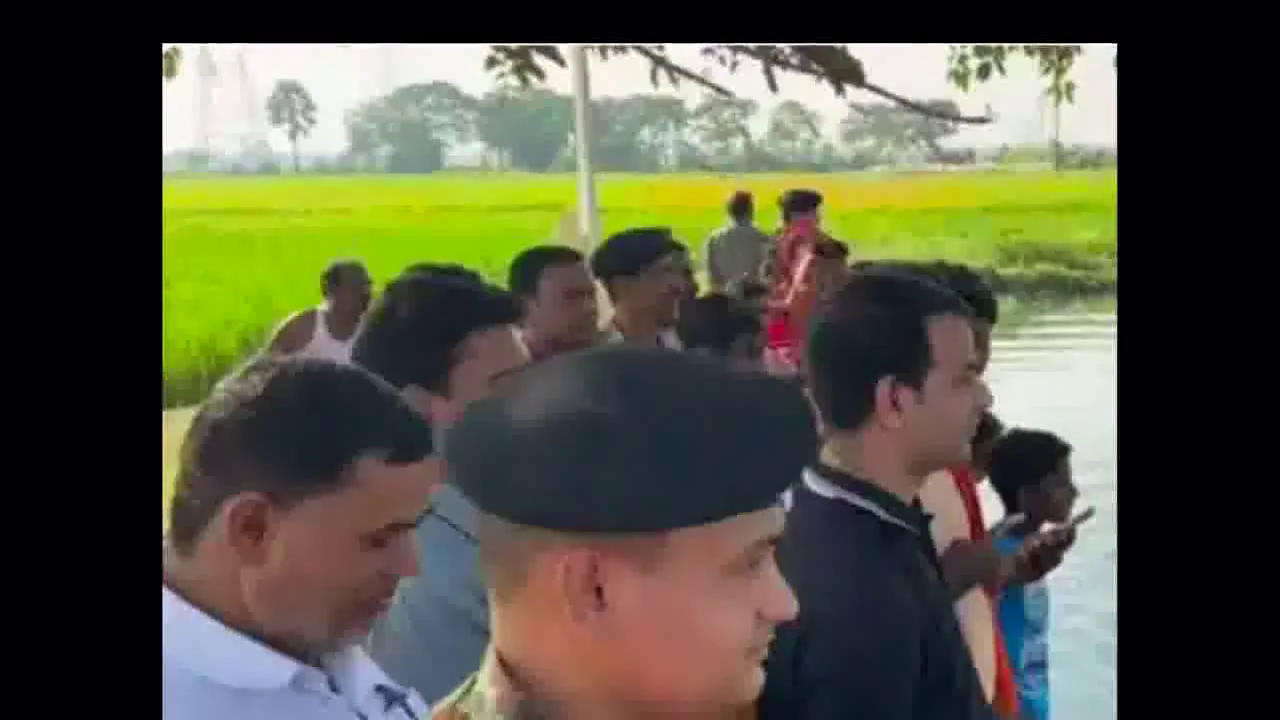छठ के मौके पर बिहार में अपने पैतृक गांव पहुंचे तेज प्रताप यादव, छठ घाटों का किया निरीक्षण #छठ_पूजा #छठ_घाट