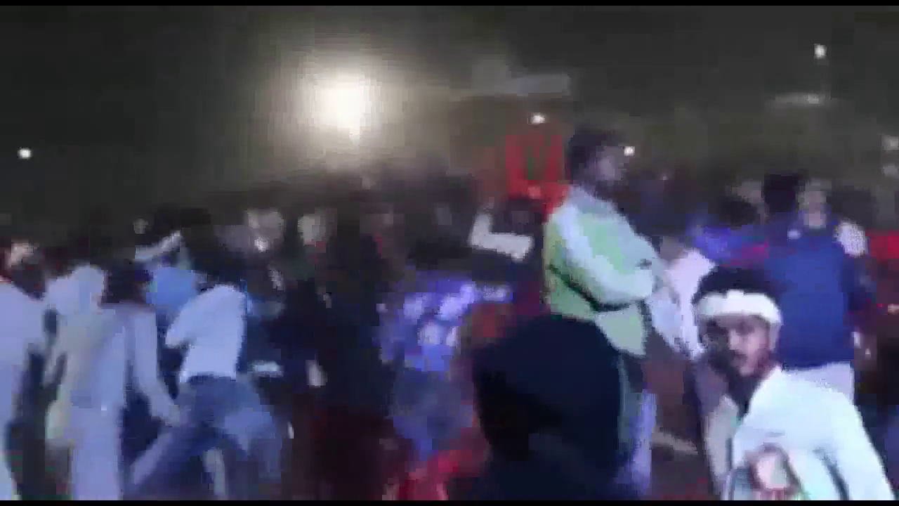 नवादा में खेसारी लाल यादव के कार्यक्रम में भीड़ ने किया हंगामा, करीब 2,000 कुर्सियां तोड़ीं #खेसारी