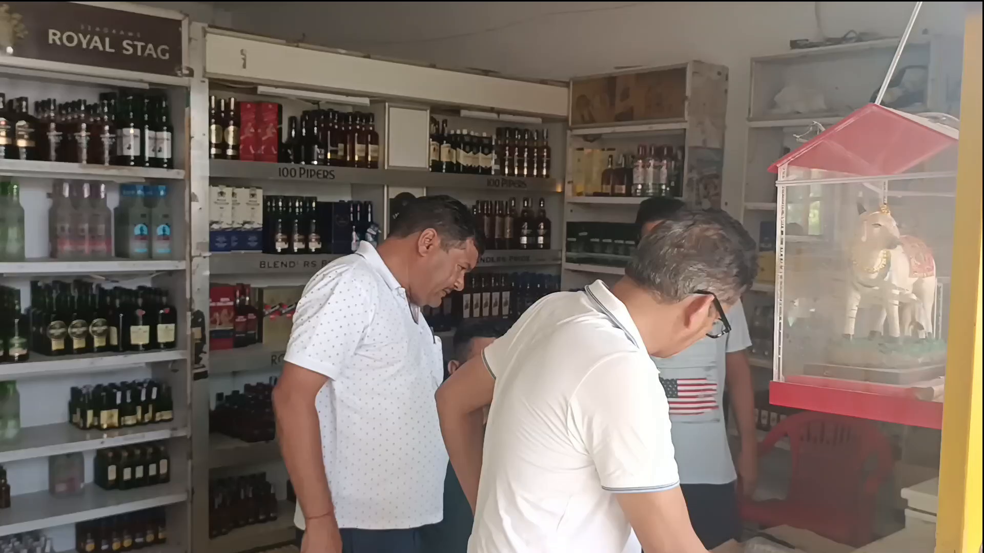ढांड: पुण्डरी रोड पर ड्राई डे पर बिकी शराब, प्रशासन ने किया ठेका सील, प्रशासन ने बुधवार को बताया, नियमानुसार की है कार्रवाई